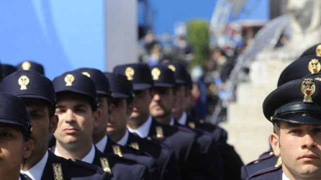 Concorsi pubblici Polizia di Stato 227 posti: bando aperto ai ... - forexinfo.it
