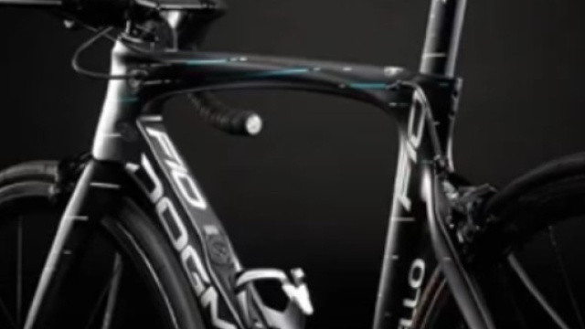 La nuova Pinarello Dogma F10 su cui correr&agrave; il Team Sky