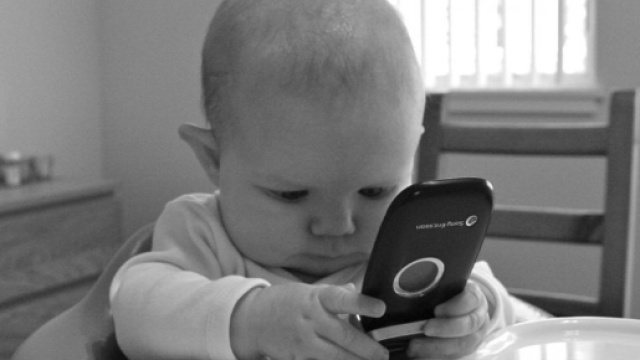 Via smartphone e tablet dalle mani dei bambini. Rischiano la ... - repubblica.it