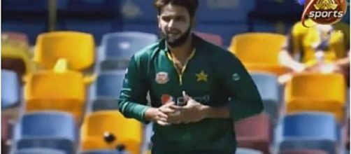 Australia vs Pakistan 1st ODI / Photo screencap via smartghost72 via Youtube