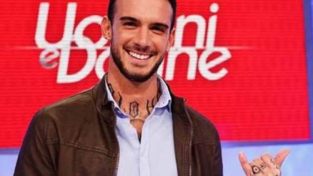 Lucas nello studio di Uomini e Donne