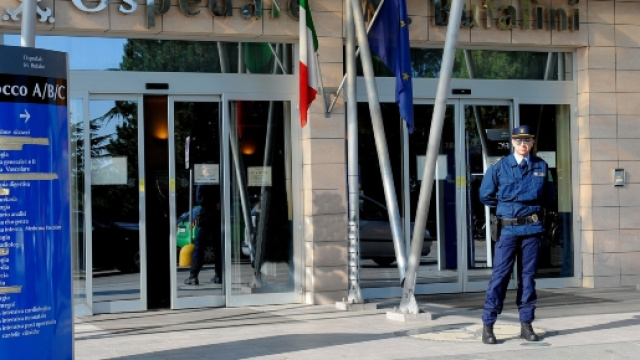 Rimini, ragazza sfregiata dall'ex compagno