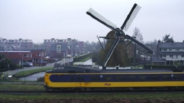 Treni olandesi: 100% della flotta ferroviaria funziona a energia eolica