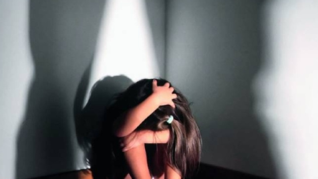 Casa famiglia trasformata in un lager: abusi e maltrattamenti su minori