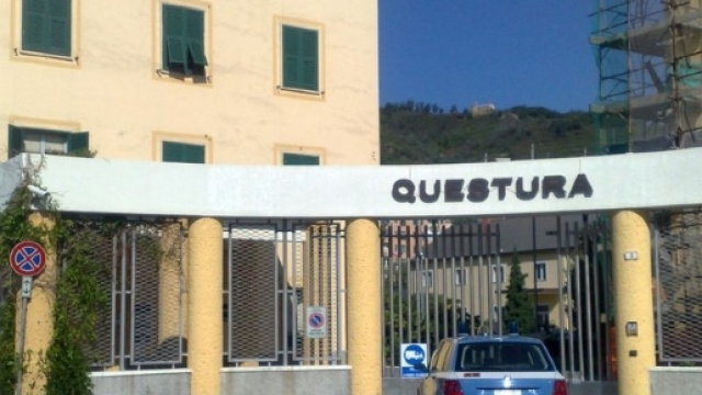 Polizia riceve oltre 9000 telefonate in 8 mesi, signora francese in manette