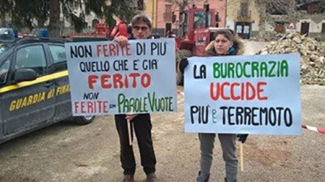 Striscioni embematici ieri alla protesta dei terremotati del 24 agosto scorso