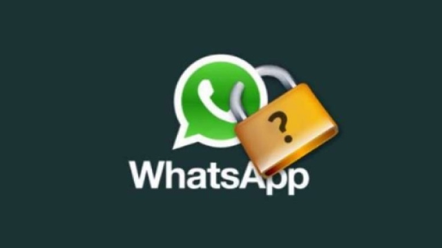 Le chat criptate su WhatsApp sarebbero a rischio