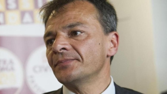 Stefano Fassina critica PD ed Euro (Foto: lastampa.it)