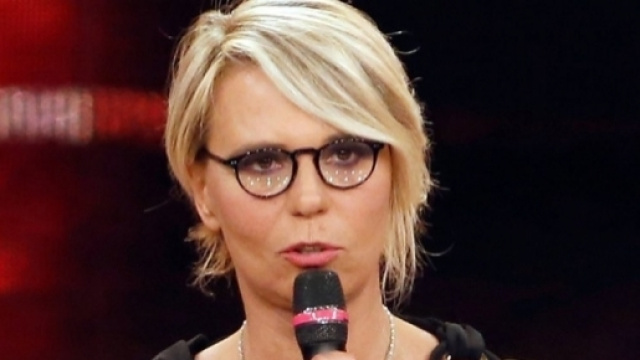 Uomini e Donne: Maria De Filippi ha smentito di aver avvertito un malore