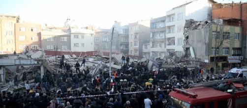 Rescue services search for victims beneath the rubble/aa.com.tr