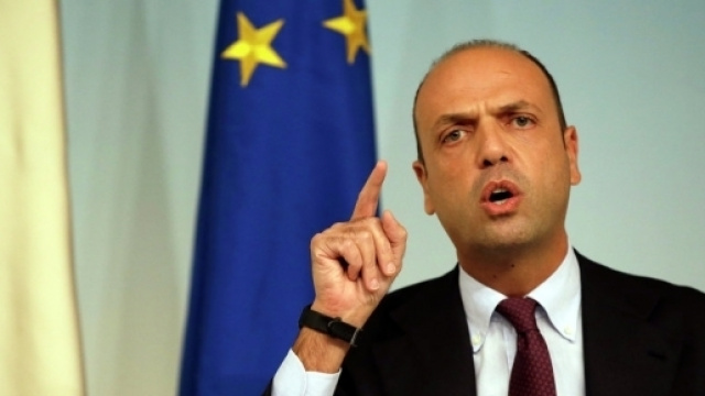 Governo, la Lega vuole sfiduciare Angelino Alfano