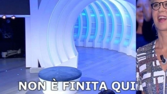 C'&egrave; Posta per Te: Maria De Filippi fa un gesto sorprendente.