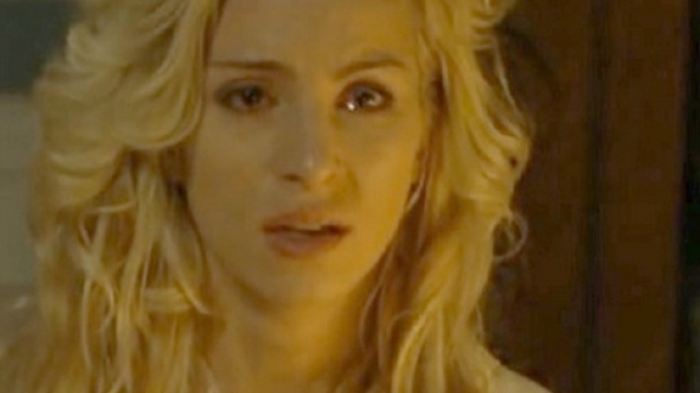 Cayetana tenta di togliersi la vita