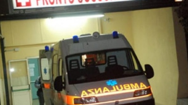 I soccorritori del 118 giungono in pronto soccorso