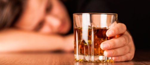 Adicci&oacute;n al alcohol y otras sustancias