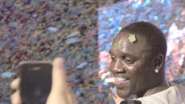 Akon &agrave; Mawazine : Un concert de dingue, beaucoup trop dingue ... - melty.fr