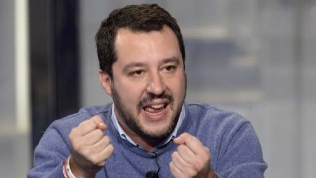 Salvini sempre pi&ugrave; lontano da Berlusconi: 'Primarie per il centrodestra'