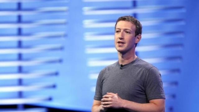 Codacons accusa Facebook: non vigila a sufficienza sui gruppi - cellulare-magazine.it