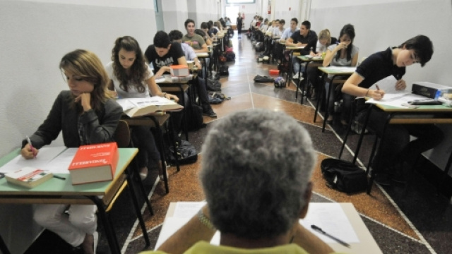 Esame di maturit&agrave; con la media del 6.