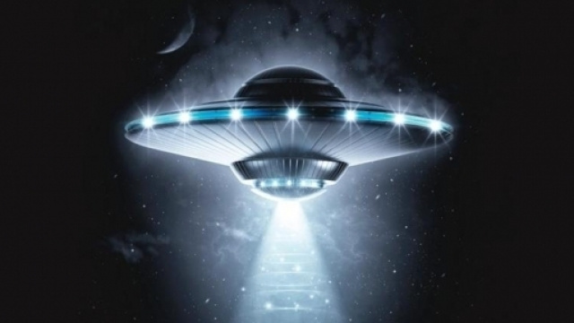 Il video dell'UFO avvistato nel Salento spopola sui social