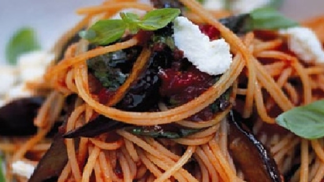 La gustosa pasta alla Norma siciliana