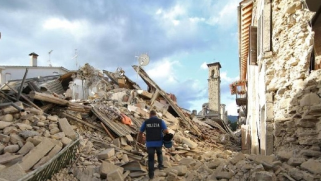 Terremoto, le testimonianze dai paesi devastati - La Stampa - lastampa.it