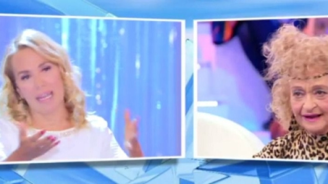 Da Uomini e donne all&rsquo;Isola dei famosi 2017: Angela favolosa cubista si candida come naufraga