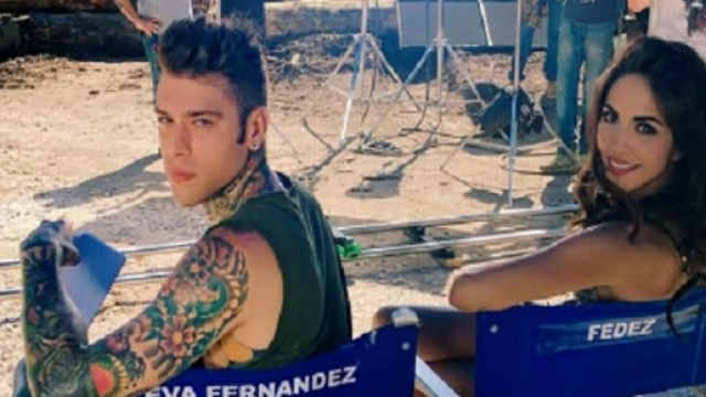 Fedez e Rocio Morales troppo affiatati? Sul set arriva Raoul Bova - zazoom.it