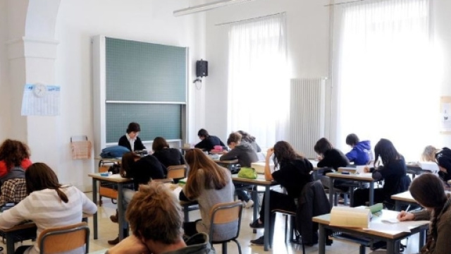 Scuola: nuovo concorso per 230 docenti di lingue straniere