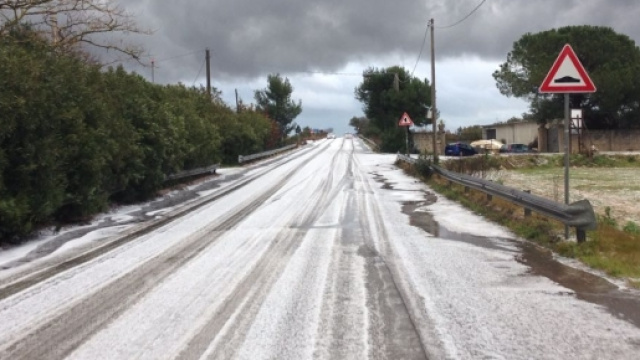 Tanta grandine nelle scorse ore nel Salento.