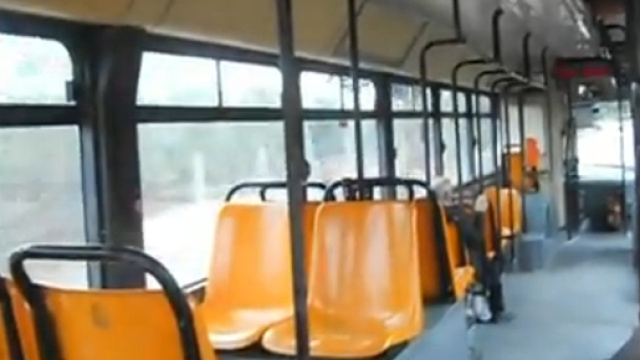 Un bus cittadino per passeggeri