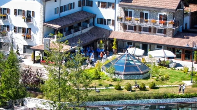 Una valanga si &egrave; abbattuta sull'Hotel Rigopiano.