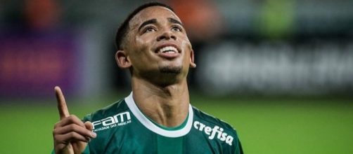 As l&aacute;grimas de um campe&atilde;o: o adeus de Gabriel Jesus - twitter.com