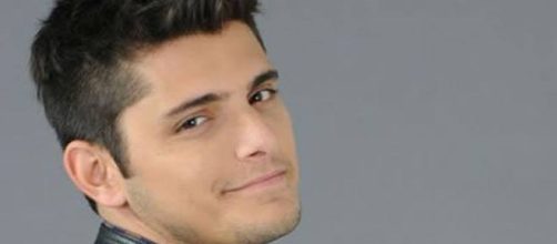 Bruno Gissoni tira foto de sunga em cachoeira (foto: reprodu&ccedil;&atilde;o Instagram)