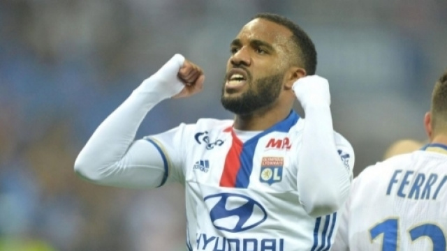 Lacazette, Verratti, Mahrez, PSG : Les 11 infos mercato qui vous ... - eurosport.fr