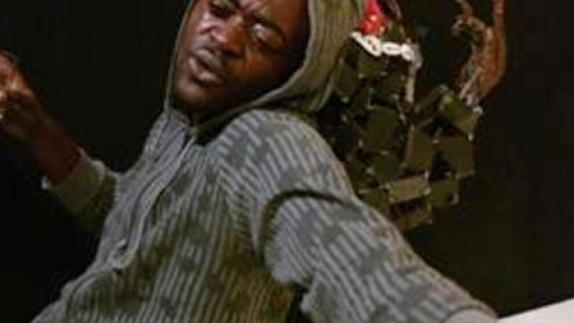 Landry Nguetsa metteur en sc&egrave;ne du spectacle Trop c'est Trop