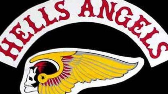 Torino: morto motociclista ferito durante assalto agli Hells Angels.