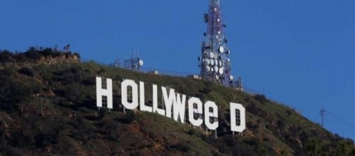 Vandalized Hollywood sign briefly reads 'HOLLYWeeD' - SFGate - sfgate.com
