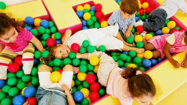 "Aiutiamoli a fare da soli" M. Montessori