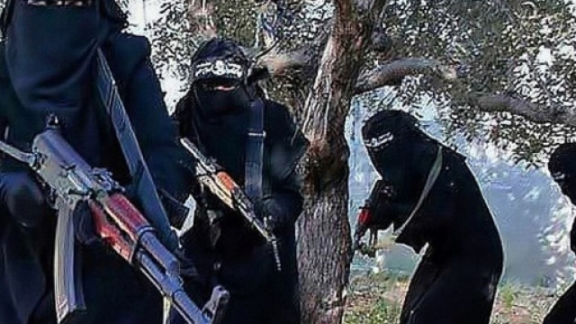 Un biglietto di andata e ritorno per Merieme, il pap&agrave;: "Torna a casa" - today.it