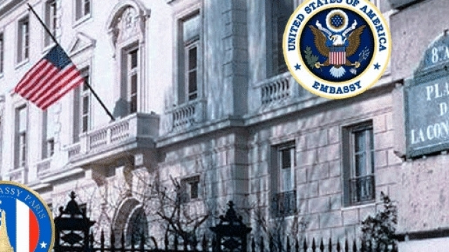 Les relations entre la France de F. Hollande et les &Eacute;tats-Unis de D. Trump sont glaciales. En sus, un permis de construire de l'ambassade est pendant