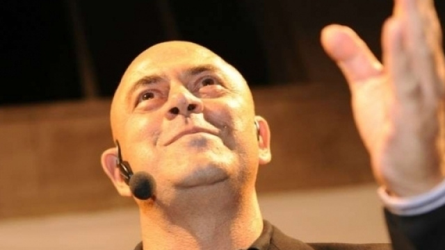 Maurizio Crozza (Foto 7/42) | Televisionando - televisionando.it