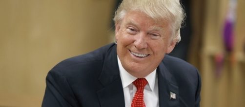 President Donald Trump gives the Oval Office a makeover &mdash; Politico