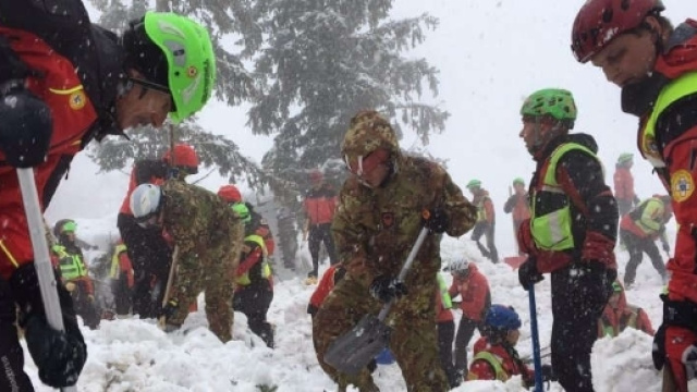 Hotel Rigopiano: si continua a scavare alla ricerca di superstiti.