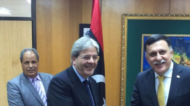 Paolo-Gentiloni con Fayez Al-Serraj