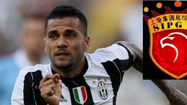 Calciomercato Juventus: Clamorosa offerta dalla Cina per Dani Alves