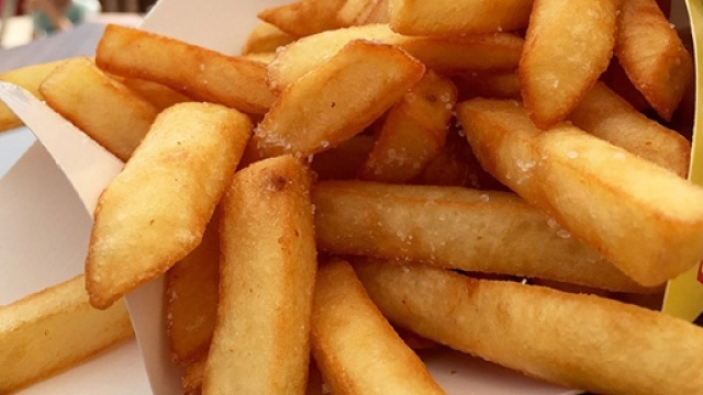 Patatine fritte aumenterebbero il rischio di tumori