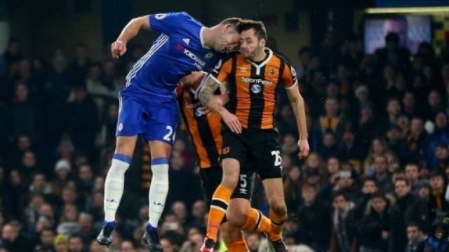 Premier League, Ryan Mason in pericolo di vita