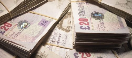 2017 sees money changing hands again in digital advertising