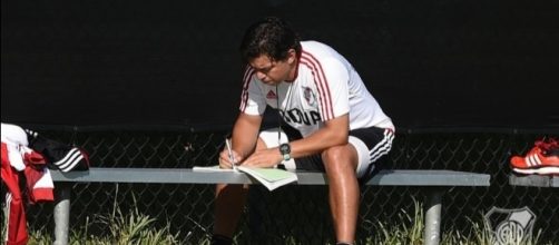 Gallardo siempre atento a los detalles